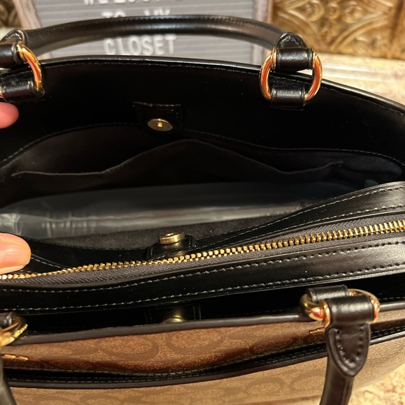 COACH Lillie Carryall in Signature Canvas EUC - Picture 7 of 14